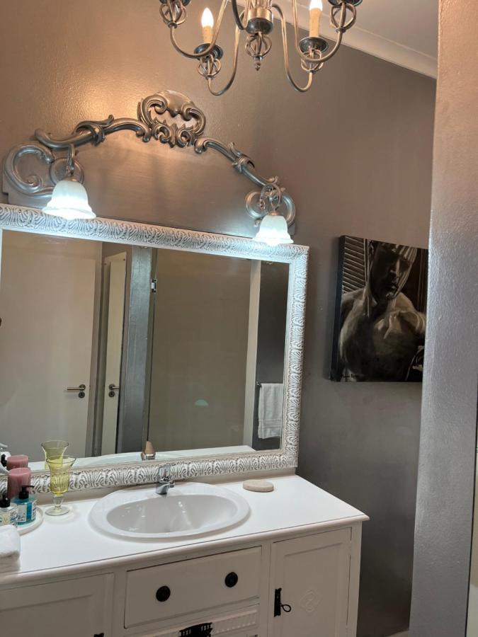Somerset West Garden Apartments 1 Luaran gambar