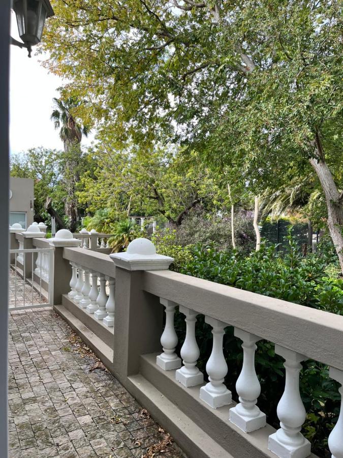 Somerset West Garden Apartments 1 Luaran gambar