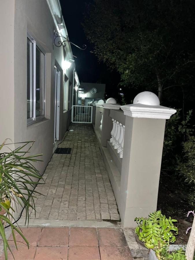Somerset West Garden Apartments 1 Luaran gambar