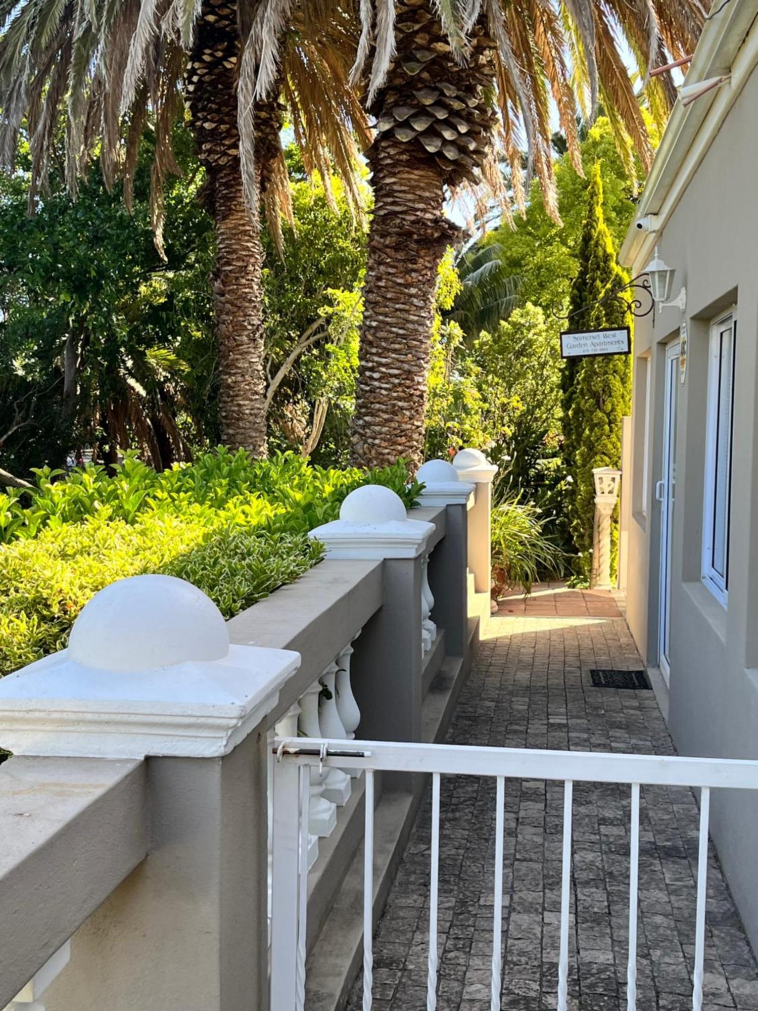 Somerset West Garden Apartments 1 Luaran gambar